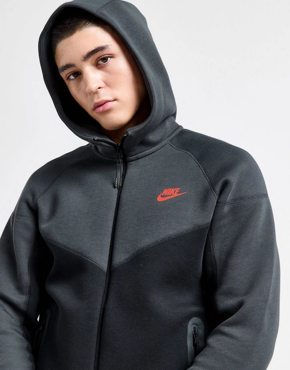 NK Sweat à capuche Tech Fleece